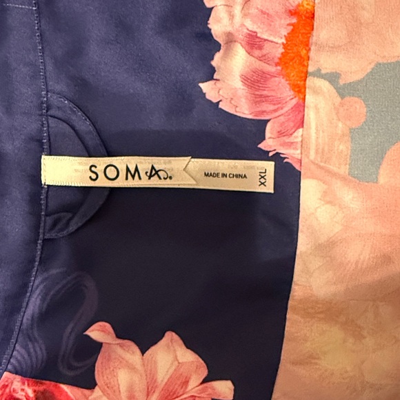Soma Floral Robe - Navy and Pink - Picture 2 of 8